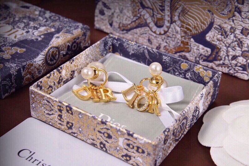 chr1st1an D10r earrings